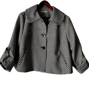 Vintage Nvcard black and white coat.